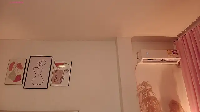 Meganlux1 online show from 06-01-26, 07:46