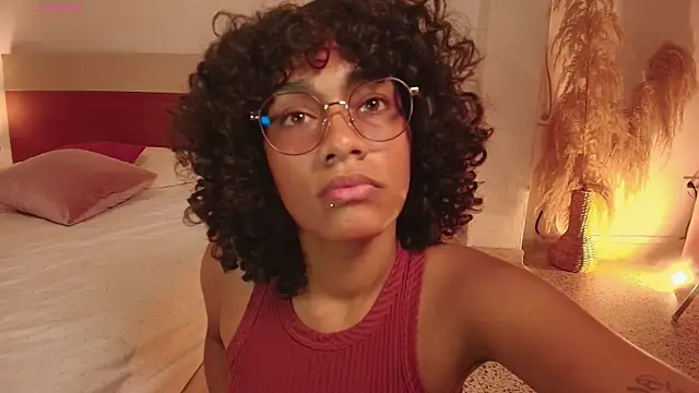 Meganlux1 online show from 05-20-26, 07:55