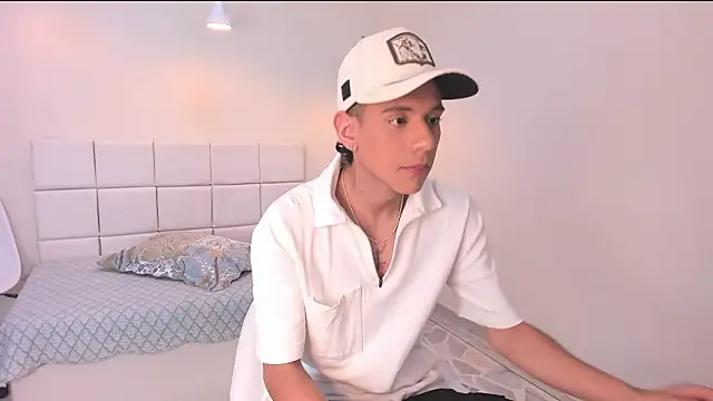 Snapshot of dominicjonnes chatting on 02-23-26, 07:36 dominicjonnes online show from 02-23-26, 07:36