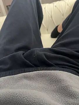 Snapshot of frenk33 chatting on 02-27-26, 12:38 frenk33 online show from 02-27-26, 12:38