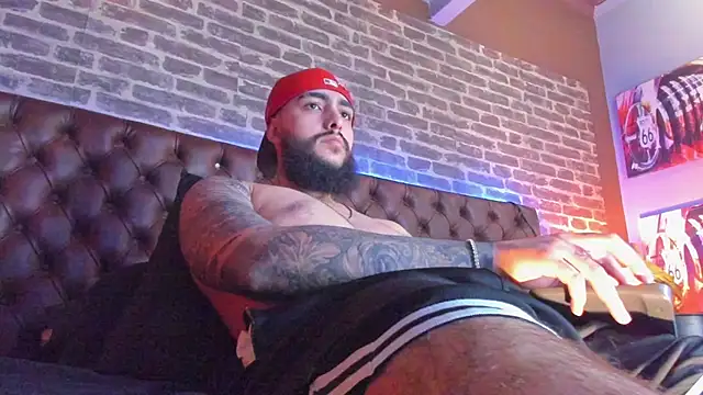 SantiagoHincapiie online show from 03-11-26, 08:36