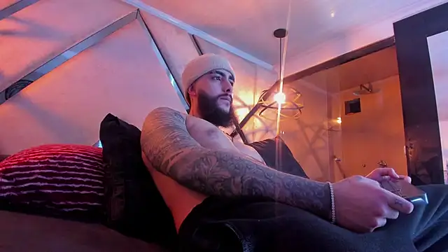 SantiagoHincapiie online show from 03-06-26, 04:18