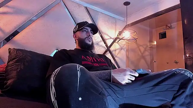 SantiagoHincapiie online show from 03-01-26, 04:12