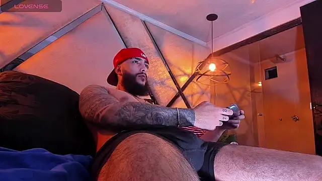 SantiagoHincapiie online show from 03-03-26, 03:46