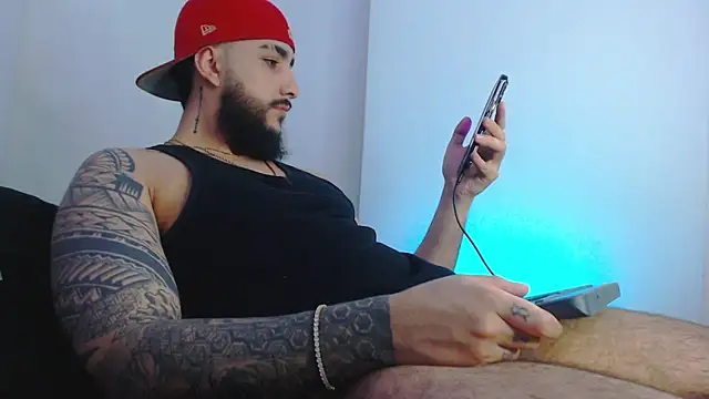 SantiagoHincapiie online show from 03-19-26, 11:16