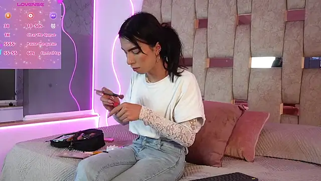 Fernanda thail  online show from 04-10-26, 07:43