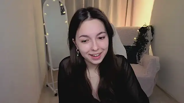 BellaThery online show from 05-27-26, 05:04
