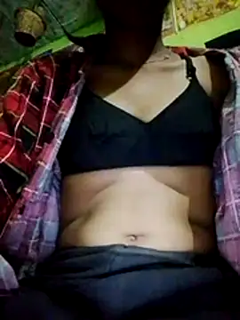 Snapshot of wifedesi7050 chatting on 05-18-26, 04:23 wifedesi7050 online show from 05-18-26, 04:23