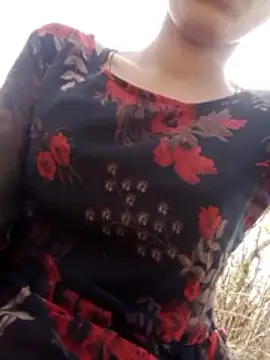Snapshot of wifedesi7050 chatting on 06-11-26, 03:03 wifedesi7050 online show from 06-11-26, 03:03