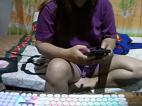 Snapshot of Radiant_smile chatting on 05-03-26, 09:29 Radiant smile online show from 05-03-26, 09:29