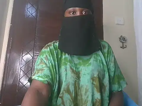 Snapshot of sweetchocolatey-puss chatting on 02-21-26, 07:05 sweetchocolatey-puss online show from 02-21-26, 07:05