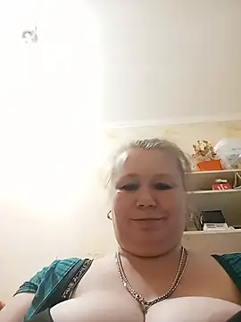 KiraStanton online show from 07-08-26, 05:24