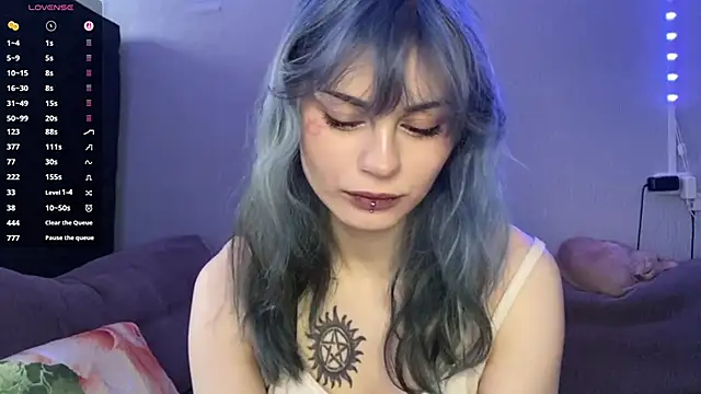 Emmibrilson online show from 04-12-26, 11:57