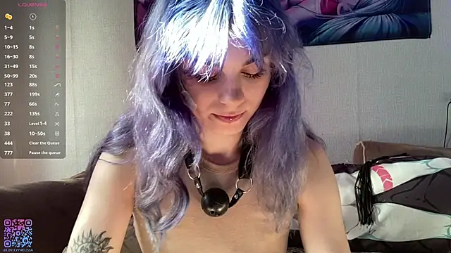 Emmibrilson online show from 06-19-26, 01:39