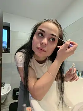 Olivia Noor online show from 04-28-26, 05:17
