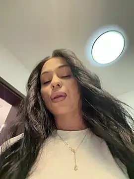 Olivia Noor online show from 05-04-26, 08:22