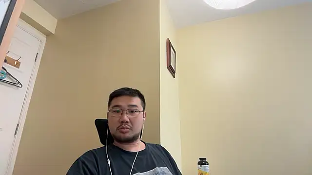 Snapshot of jasonryu2025 chatting on 05-10-26, 02:19 jasonryu2025 online show from 05-10-26, 02:19