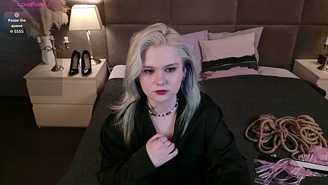 Ivy Marlowe online show from 04-28-26, 02:10