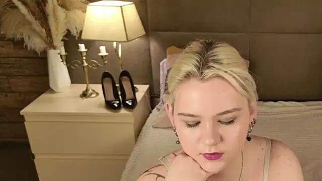 Ivy Marlowe online show from 04-18-26, 10:17