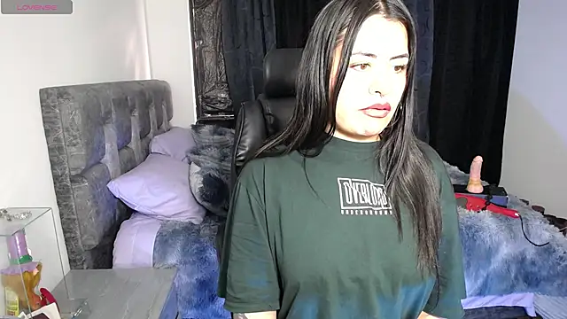 Snapshot of Dakotattoo chatting on 04-20-26, 01:56 Dakotattoo online show from 04-20-26, 01:56