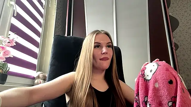 Snapshot of TinyTifa chatting on 02-23-26, 10:27 TinyTifa online show from 02-23-26, 10:27