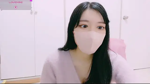 natsuka-chan online show from 04-23-26, 11:16