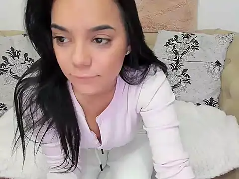 Snapshot of EnticingAmy chatting on 02-28-26, 08:25 EnticingAmy online show from 02-28-26, 08:25