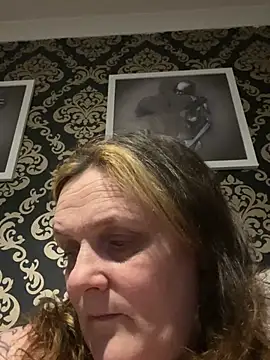 Snapshot of Busty-GilfQuinn chatting on 02-22-26, 10:44 Busty-GilfQuinn online show from 02-22-26, 10:44