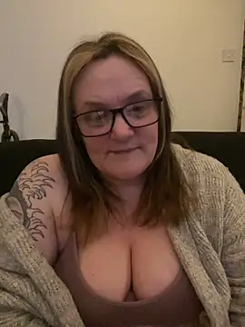 Snapshot of Busty-GilfQuinn chatting on 02-27-26, 10:53 Busty-GilfQuinn online show from 02-27-26, 10:53