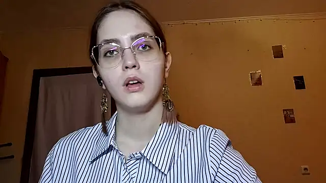 Katelemon online show from 04-19-26, 02:29