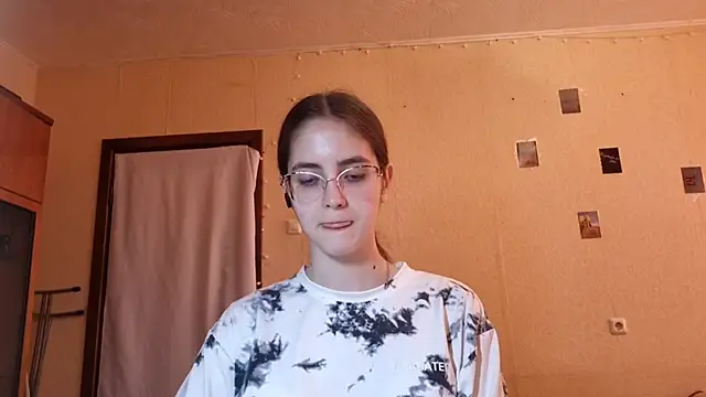 Katelemon online show from 06-25-26, 10:20