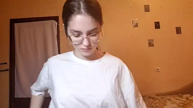 Katelemon online show from 06-18-26, 12:21