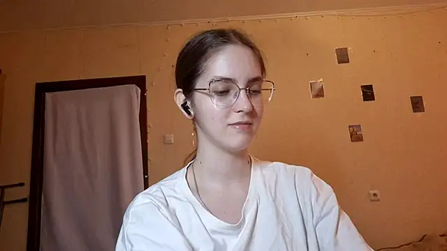 Katelemon online show from 06-08-26, 01:11