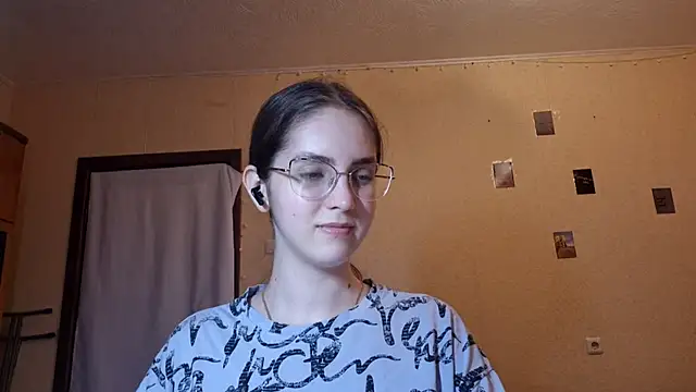 Katelemon online show from 06-17-26, 03:22