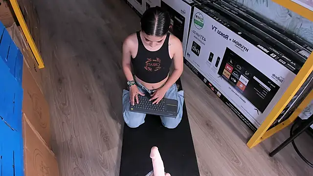 Snapshot of Ambarina_ chatting on 05-07-26, 11:35 Ambarina online show from 05-07-26, 11:35