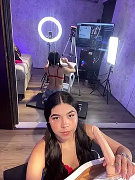 Snapshot of Ambarina_ chatting on 04-30-26, 11:39 Ambarina online show from 04-30-26, 11:39