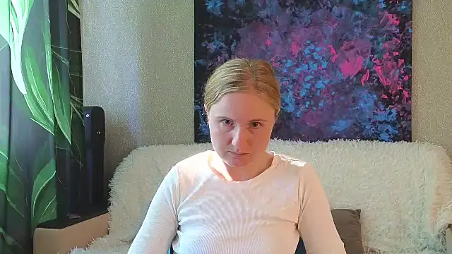 Snapshot of Lanavi_Smile chatting on 07-17-26, 06:10 Lanavi Smile online show from 07-17-26, 06:10