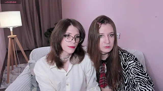 ZoriaLovesLuna online show from 04-11-26, 01:48