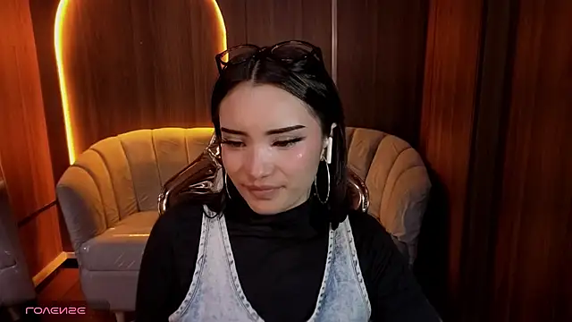 Daphne nicole b online show from 05-31-26, 01:06