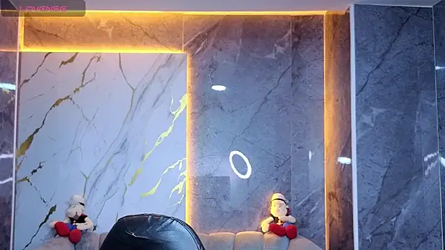 Daphne nicole b online show from 04-15-26, 01:00