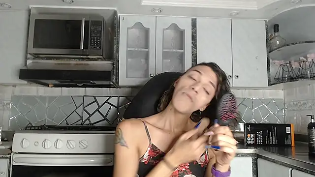 CrisOzzz online show from 04-23-26, 05:58