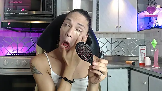 CrisOzzz online show from 05-07-26, 07:06