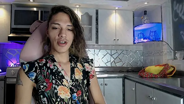 CrisOzzz online show from 03-16-26, 05:48