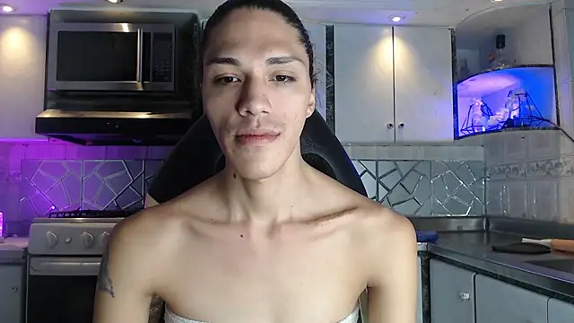 CrisOzzz online show from 04-17-26, 05:16