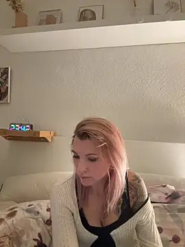 Naya-hot online show from 02-20-26, 10:44