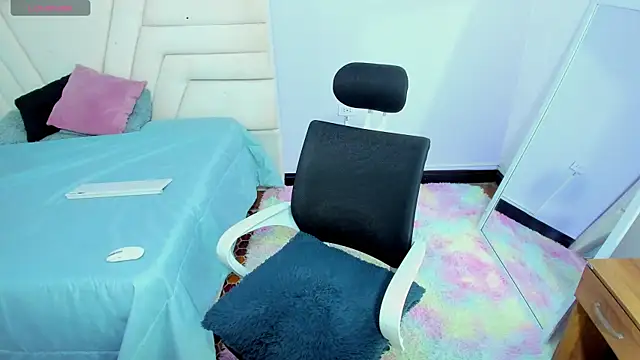 Snapshot of Red-april chatting on 02-25-26, 02:06 Red-april online show from 02-25-26, 02:06