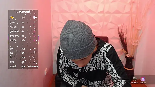 Snapshot of Stich_23 chatting on 06-21-26, 05:13 Stich 23 online show from 06-21-26, 05:13