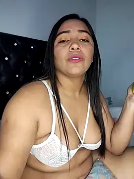 Snapshot of Milow1 chatting on 02-22-26, 04:08 Milow1 online show from 02-22-26, 04:08