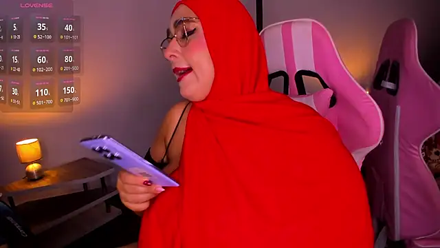 HijabiMilff online show from 03-31-26, 02:52