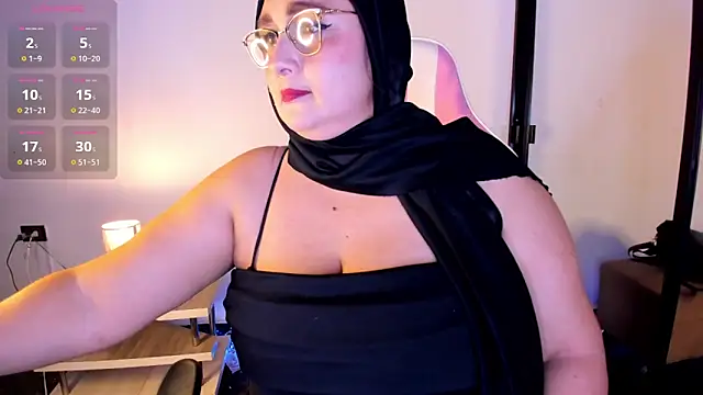 HijabiMilff online show from 05-14-26, 02:36